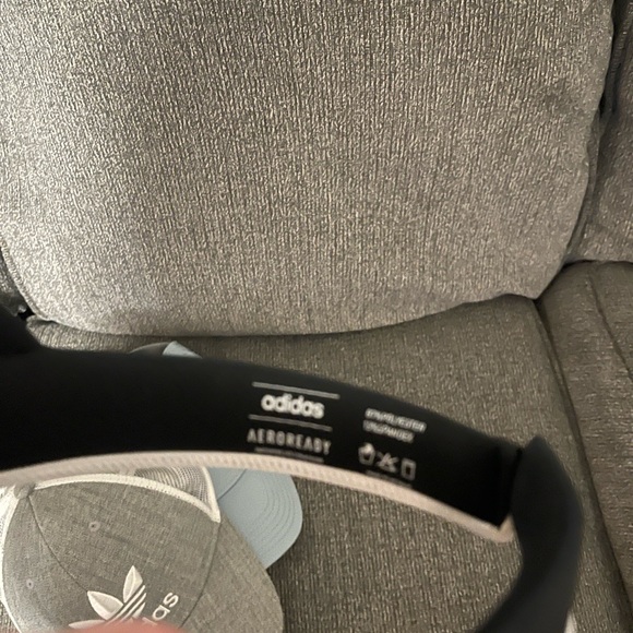 Women’s lot of 3 ADIDAS hats visor - Picture 4 of 7